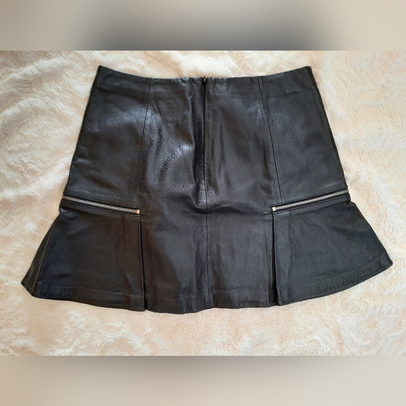 🔥🔥🔥SALE🔥🔥🔥Michael Kors Real Leather Black Skirt - Picture 3 of 5